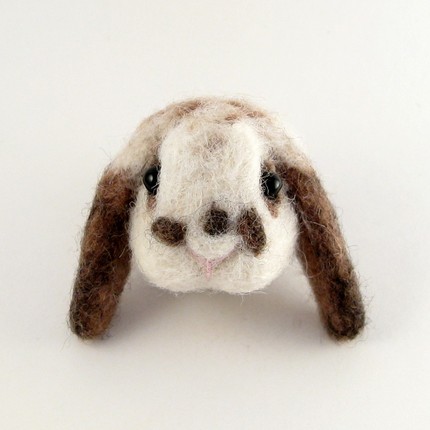kaysk9s_customfeltedbunny_brooch kaysk9s_customfeltedbunny_brooch